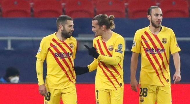 El Barcelona retrasará pago de salarios a futbolistas por situación financiera «preocupante»