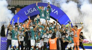 Pedro Aquino se consagra campeón del fútbol mexicano