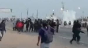 Ica: manifestantes y policías se enfrentaron durante bloqueo en Panamericana Sur