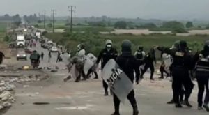 La Libertad: trabajadores agrarios bloquean Panamericana Norte en rechazo a nueva ley