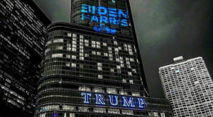 Proyectan propaganda de Joe Biden en la Torre Trump de Chicago