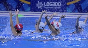 Reinicia entrenamiento de natación en el centro acuático de la VIDENA