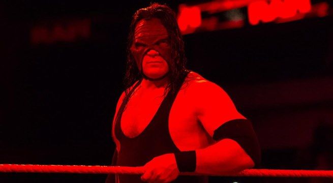Kane no pudo contener las lágrimas al enterarse de que será parte del Salón de la Fama de WWE