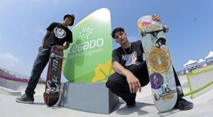 Angelo Caro y Pool Bellido entrenan en el único skatepark peruano con validación internacional