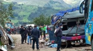 Al menos 18 fallecidos deja accidente de bus en la sierra de Áncash