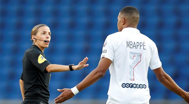 Stephanie Frappart será la primera mujer árbitro en una Eurocopa