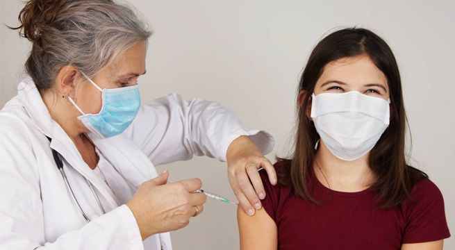 Vacuna contra el Covid-19 de Pfizer es efectiva en adolescentes