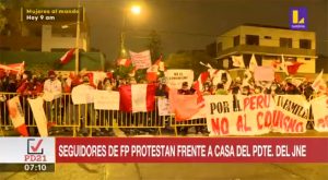 Seguidores de Fuerza Popular protestan frente a la casa del presidente del JNE