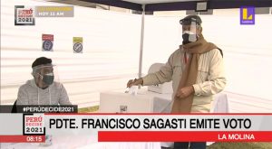 El presidente Francisco Sagasti emitió su voto en La Molina