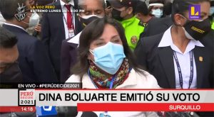 Dina Boluarte emitió su voto en Surquillo