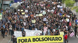 Brasileños protestan por la respuesta de Jair Bolsonaro a la pandemia