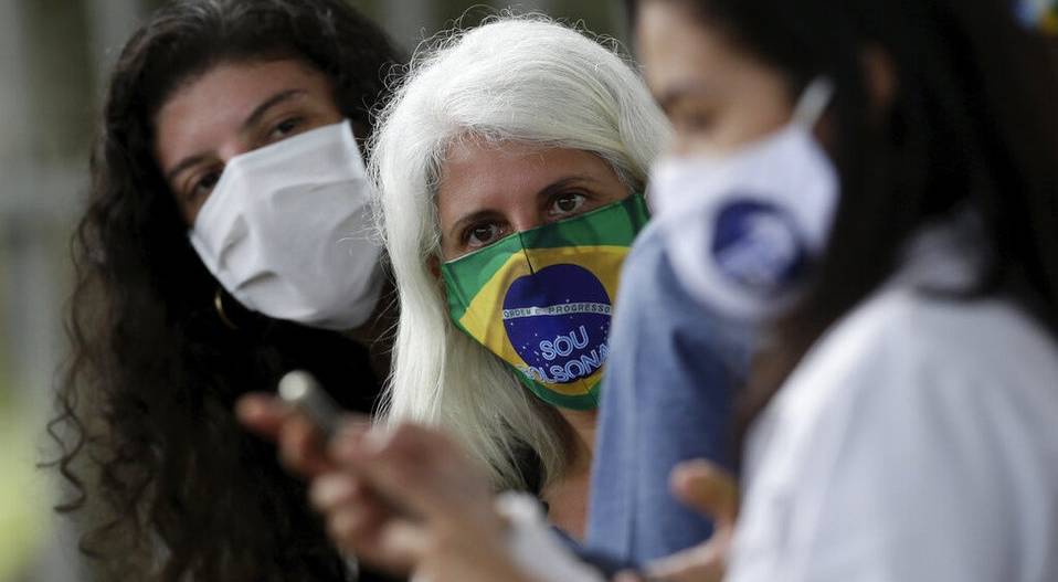 Brasil planea permitir que las personas vacunadas no usen mascarillas