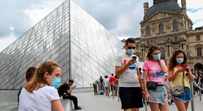 Francia anunció que comenzará a vacunar a los adolescentes a partir del 15 de junio