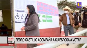 Pedro Castillo acompañó a votar a su esposa Lilia Paredes