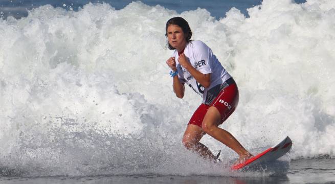 Tokio 2020: Con mucho suspenso Sofía Mulanovich clasificó a la tercera ronda de surf