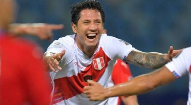 Claudio Pizarro sobre Gianluca Lapadula: “Es un jugador luchador, con cualidades natas para anotar”