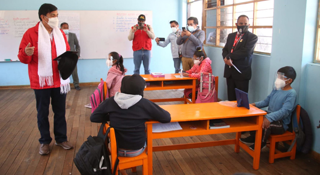 Minedu: 821 colegios de Ayacucho inician clases semipresenciales