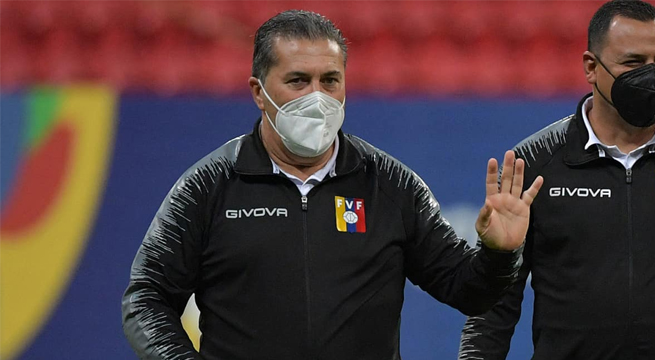 Selección de Venezuela se queda sin entrenador a pocos días de enfrentar a Perú