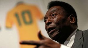 Hija de Pelé aseguró que su padre se está «recuperando bien» tras cirugía de colon
