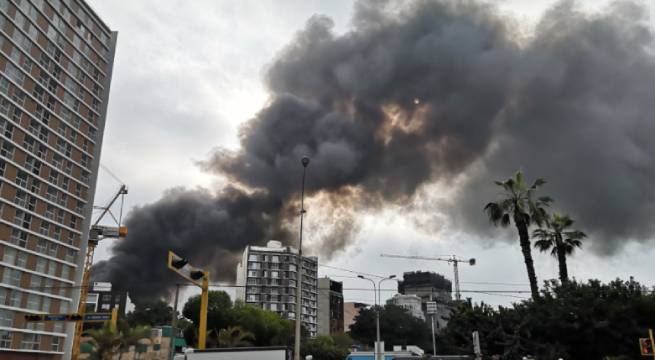 Un incendio de regulares proporciones se registró en el distrito de Barranco