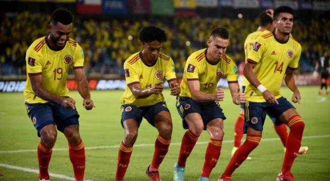 Colombia vence 3-1 a Chile y continúa en carrera para clasificar al Mundial