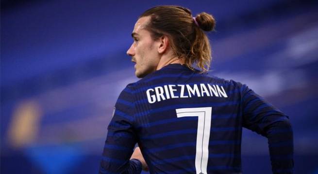 Francia vence a Finlandia con doblete de Griezmann