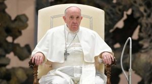 El Papa espera que muchos países acojan a refugiados afganos y que los jóvenes reciban educación