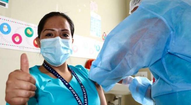 Trabajadores de salud en Cajamarca recibirán la dosis de refuerzo contra la Covid-19