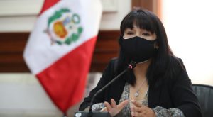 Mirtha Vásquez descarta que haya un doble discurso del Ejecutivo sobre la estatización