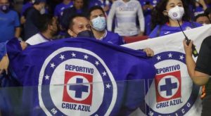 Castigan a Cruz Azul con partido sin público por grito homofóbico de sus hinchas