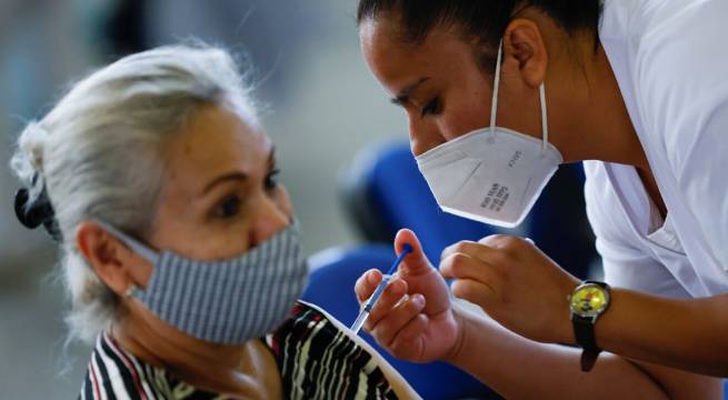 México abre la puerta a dosis de refuerzo de vacuna contra COVID-19