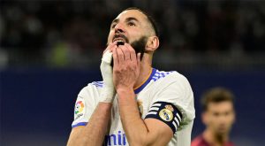 Condenan al futbolista francés Benzema a un año de cárcel con suspensión de pena