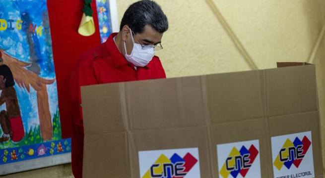 Oficialismo de Venezuela se alza con victoria en 20 gobernaciones, 3 para la oposición