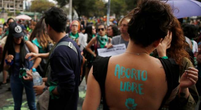 Asamblea de Ecuador abre debate sobre ley para regular el aborto por casos de violación