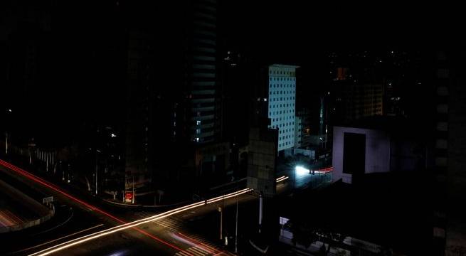 Caracas y varios estados de Venezuela recuperan servicio eléctrico tras gran apagón