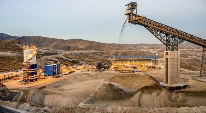 Mineras rechazan propuesta de elevar impuestos: dicen arriesgar 50.000 millones de dólares en inversiones
