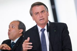 Jair Bolsonaro es hospitalizado con dolor abdominal, se encuentra estable