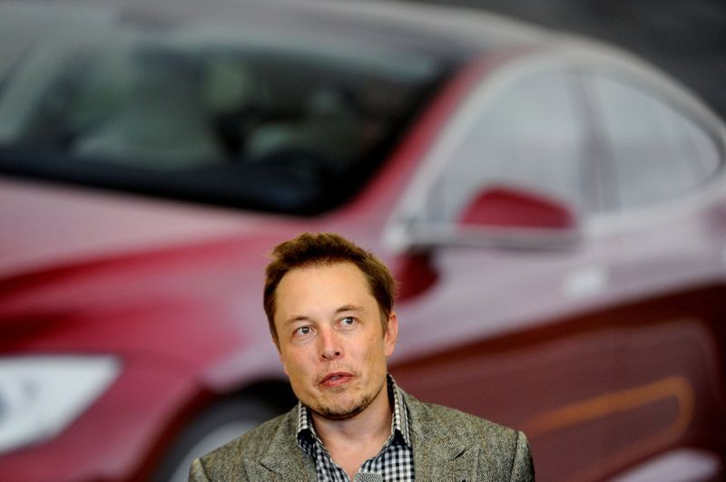 Musk, de Tesla, dice que Congreso EE. UU. no debería aprobar proyecto de autos eléctricos de Biden