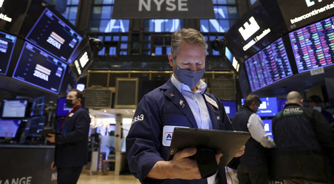 Wall Street cierra con fuerte alza tras liquidación de sesión previa