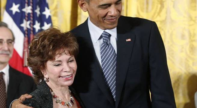 Isabel Allende sobre gobierno de Chile: «es hora que los viejos carcamanes se vayan a casa»