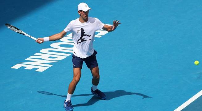 Novak Djokovic enfrenta otra noche de detención en Australia antes de audiencia judicial