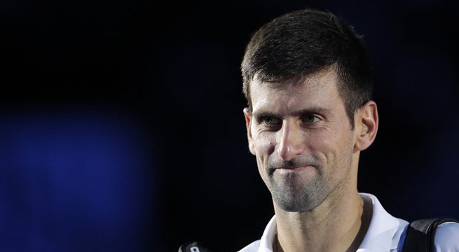 Djokovic lucha por jugar Abierto de Australia; jugadora checa también es retenida