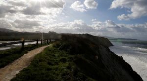 Aventurero francés de 75 años desaparece en el mar en intento de cruzar el Atlántico en bote