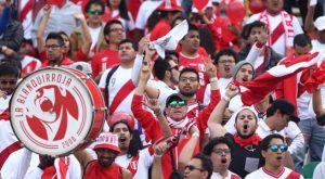 Permitirán ingreso de instrumentos y banderolas al estadio para el Perú vs. Jamaica