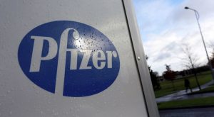 Pfizer dice que probablemente se necesite una nueva vacuna contra ómicron