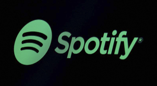 Joe Rogan se disculpa y Spotify añadirá un aviso sobre los podcasts de COVID-19