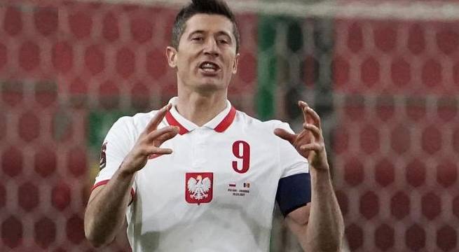 Robert Lewandowski y demás seleccionados de Polonia se niegan a jugar repechaje contra Rusia