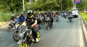 Protestas contra norma que prohíbe viajar a dos personas en moto