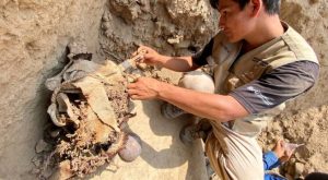 Perú: desentierran restos de niños y adultos sacrificados posiblemente hace 800 a 1.200 años