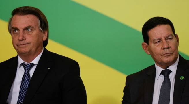 Bolsonaro regaña a vicepresidente de Brasil por condenar la invasión de Rusia a Ucrania